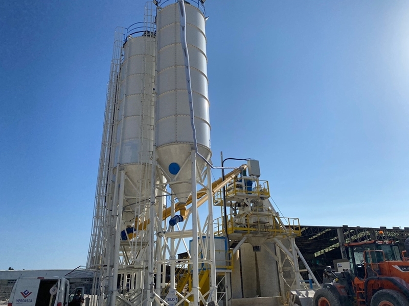 Centrale à Béton Compacte 100m³/h avec Système à Godet
